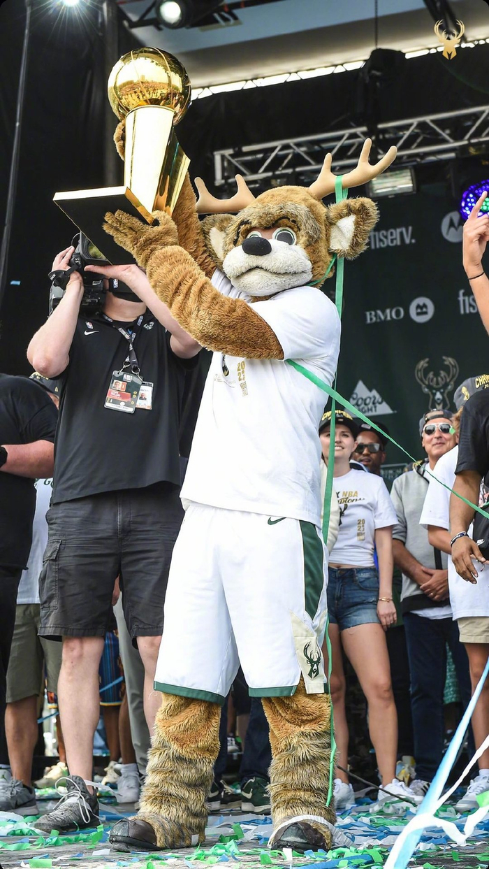 南宫体育-密尔沃基雄鹿训练开放日，冲刺阶段战术微调引欢呼，全明星赛在即，心理建设被强调的简单介绍