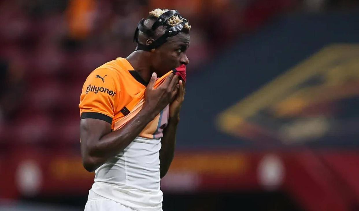 南宫体育-德罗巴在曼联比赛中战术调整，连败引发热议！的简单介绍