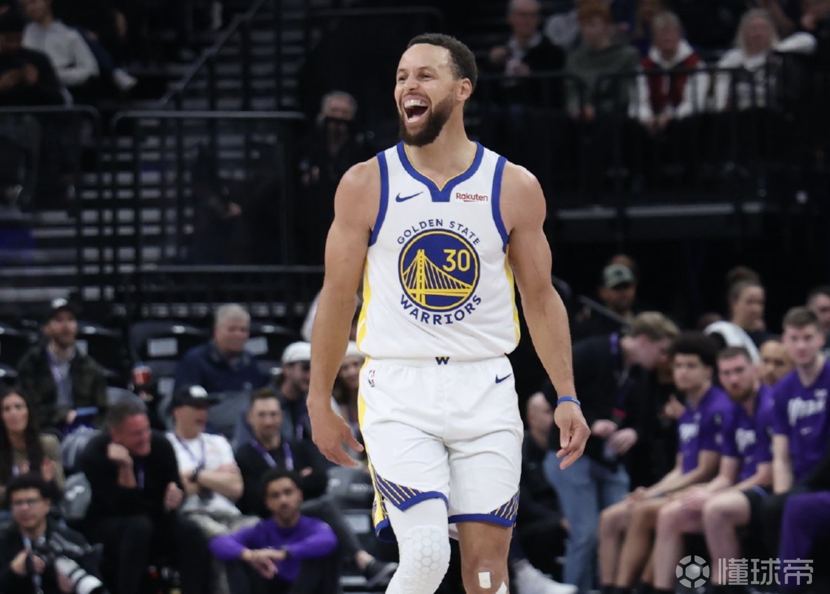 南宫体育-库里在美国队比赛中战术调整，精彩发挥引发热议！的简单介绍